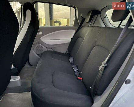 Белый Рено Зое, объемом двигателя 0 л и пробегом 86 тыс. км за 7200 $, фото 8 на Automoto.ua