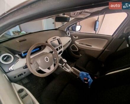 Белый Рено Зое, объемом двигателя 0 л и пробегом 110 тыс. км за 7000 $, фото 2 на Automoto.ua