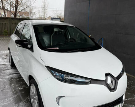 Белый Рено Зое, объемом двигателя 0 л и пробегом 130 тыс. км за 6999 $, фото 3 на Automoto.ua