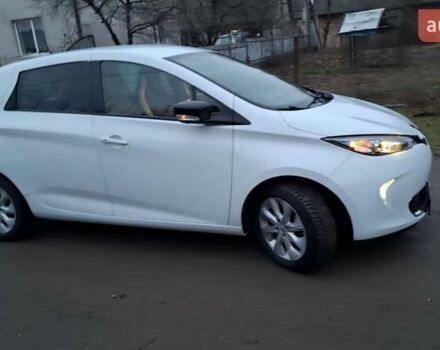 Белый Рено Зое, объемом двигателя 0 л и пробегом 61 тыс. км за 6600 $, фото 1 на Automoto.ua