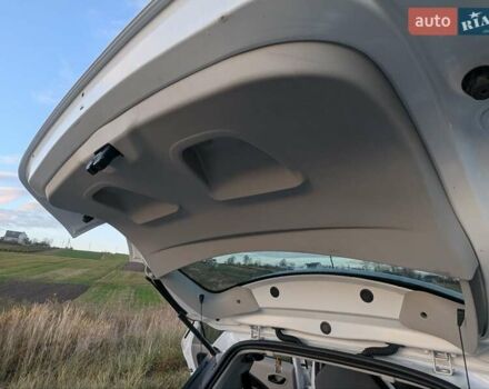 Белый Рено Зое, объемом двигателя 0 л и пробегом 51 тыс. км за 6995 $, фото 48 на Automoto.ua