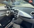Белый Рено Зое, объемом двигателя 0 л и пробегом 147 тыс. км за 5900 $, фото 18 на Automoto.ua