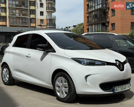 Белый Рено Зое, объемом двигателя 0 л и пробегом 50 тыс. км за 7650 $, фото 2 на Automoto.ua