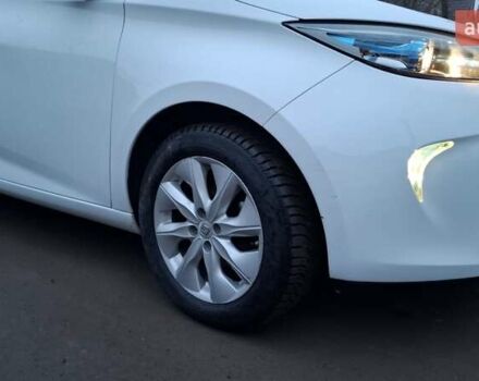 Белый Рено Зое, объемом двигателя 0 л и пробегом 61 тыс. км за 6600 $, фото 11 на Automoto.ua