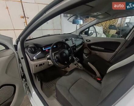 Білий Рено Зое, об'ємом двигуна 0 л та пробігом 130 тис. км за 6100 $, фото 18 на Automoto.ua
