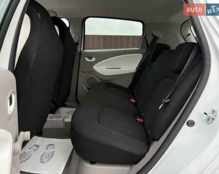 Белый Рено Зое, объемом двигателя 0 л и пробегом 125 тыс. км за 6700 $, фото 32 на Automoto.ua