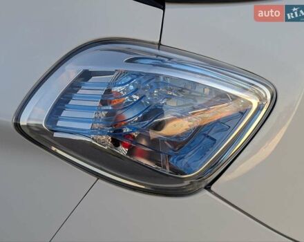 Белый Рено Зое, объемом двигателя 0 л и пробегом 51 тыс. км за 6995 $, фото 26 на Automoto.ua