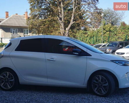 Белый Рено Зое, объемом двигателя 0 л и пробегом 93 тыс. км за 7200 $, фото 5 на Automoto.ua