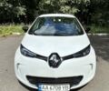 Белый Рено Зое, объемом двигателя 0 л и пробегом 94 тыс. км за 7500 $, фото 1 на Automoto.ua