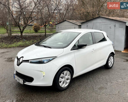 Белый Рено Зое, объемом двигателя 0 л и пробегом 115 тыс. км за 5950 $, фото 1 на Automoto.ua