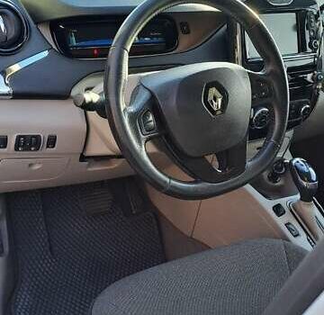 Белый Рено Зое, объемом двигателя 0 л и пробегом 163 тыс. км за 7950 $, фото 9 на Automoto.ua