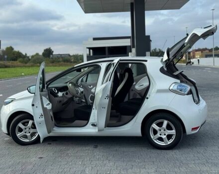 Белый Рено Зое, объемом двигателя 0 л и пробегом 164 тыс. км за 5999 $, фото 16 на Automoto.ua