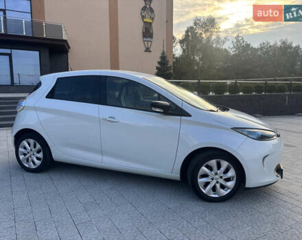 Білий Рено Зое, об'ємом двигуна 0 л та пробігом 118 тис. км за 6900 $, фото 6 на Automoto.ua
