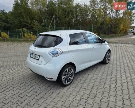 Белый Рено Зое, объемом двигателя 0 л и пробегом 147 тыс. км за 5900 $, фото 8 на Automoto.ua
