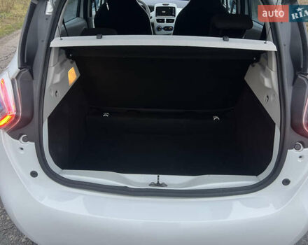 Білий Рено Зое, об'ємом двигуна 0 л та пробігом 84 тис. км за 6499 $, фото 15 на Automoto.ua