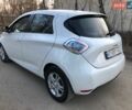 Белый Рено Зое, объемом двигателя 0 л и пробегом 90 тыс. км за 7500 $, фото 5 на Automoto.ua