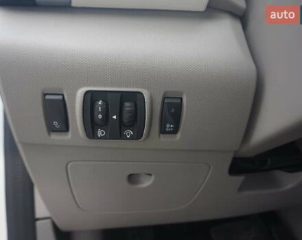 Білий Рено Зое, об'ємом двигуна 0 л та пробігом 112 тис. км за 6777 $, фото 28 на Automoto.ua