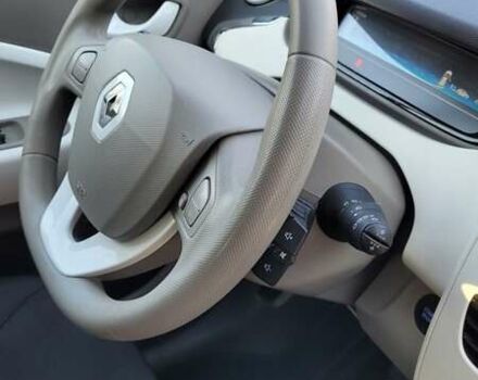 Белый Рено Зое, объемом двигателя 0 л и пробегом 113 тыс. км за 7200 $, фото 19 на Automoto.ua