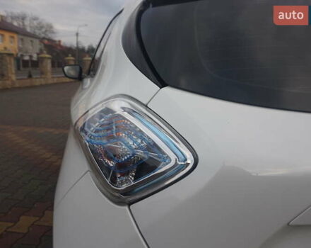 Білий Рено Зое, об'ємом двигуна 0 л та пробігом 111 тис. км за 7555 $, фото 26 на Automoto.ua