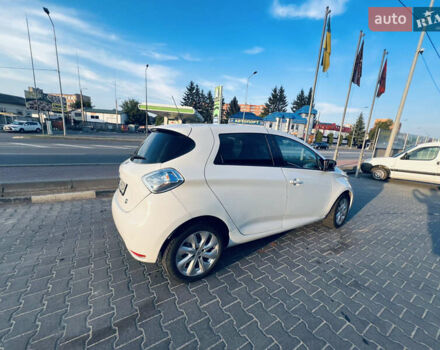 Белый Рено Зое, объемом двигателя 0 л и пробегом 70 тыс. км за 7500 $, фото 3 на Automoto.ua