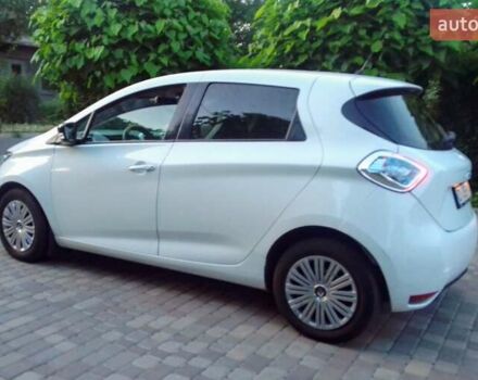Белый Рено Зое, объемом двигателя 0 л и пробегом 152 тыс. км за 6999 $, фото 4 на Automoto.ua