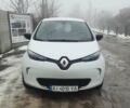 Белый Рено Зое, объемом двигателя 0 л и пробегом 129 тыс. км за 8300 $, фото 1 на Automoto.ua