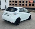 Белый Рено Зое, объемом двигателя 0 л и пробегом 125 тыс. км за 6300 $, фото 6 на Automoto.ua