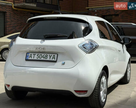 Белый Рено Зое, объемом двигателя 0 л и пробегом 50 тыс. км за 7650 $, фото 7 на Automoto.ua