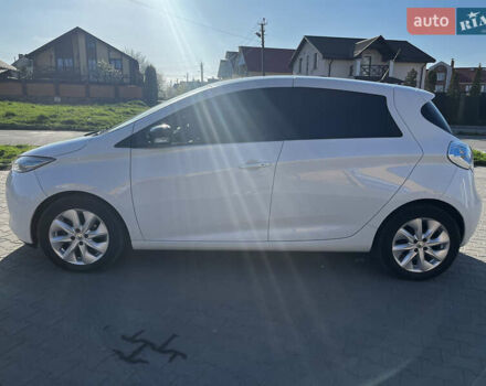 Белый Рено Зое, объемом двигателя 0 л и пробегом 76 тыс. км за 7799 $, фото 5 на Automoto.ua