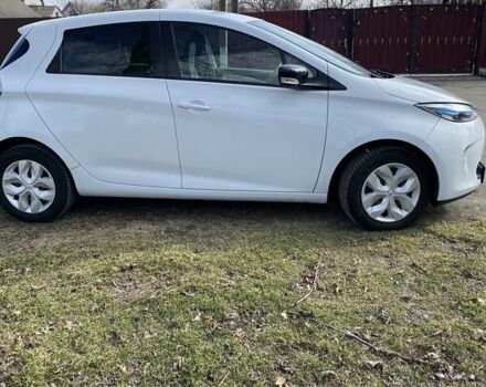 Белый Рено Зое, объемом двигателя 0 л и пробегом 28 тыс. км за 9500 $, фото 2 на Automoto.ua