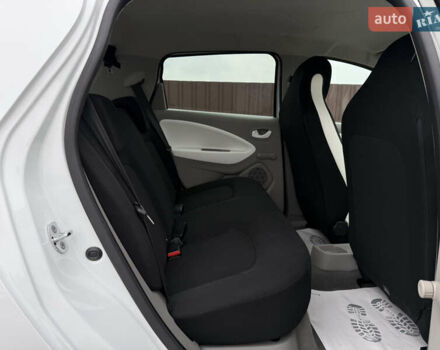 Белый Рено Зое, объемом двигателя 0 л и пробегом 125 тыс. км за 6700 $, фото 37 на Automoto.ua