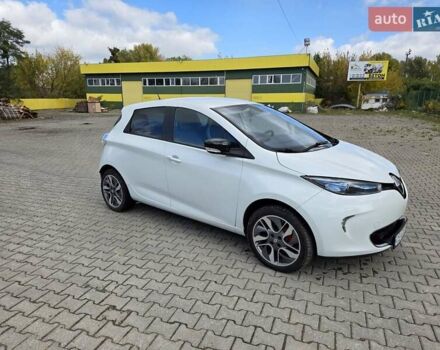 Белый Рено Зое, объемом двигателя 0 л и пробегом 147 тыс. км за 5900 $, фото 5 на Automoto.ua