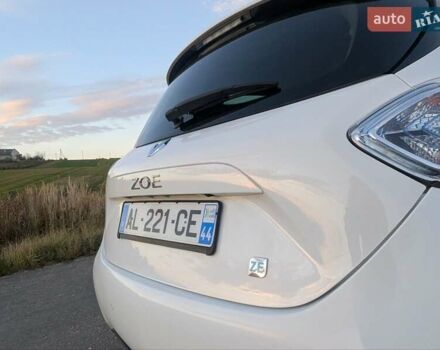 Белый Рено Зое, объемом двигателя 0 л и пробегом 51 тыс. км за 6995 $, фото 21 на Automoto.ua