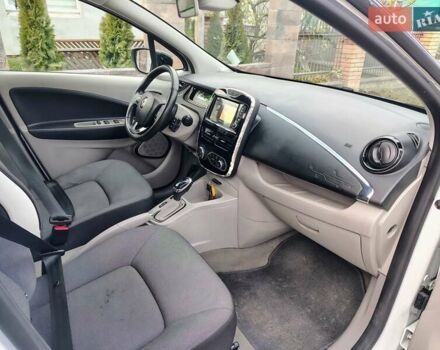 Білий Рено Зое, об'ємом двигуна 0 л та пробігом 40 тис. км за 6900 $, фото 10 на Automoto.ua