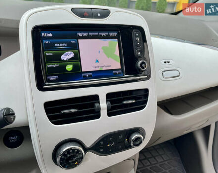 Білий Рено Зое, об'ємом двигуна 0 л та пробігом 108 тис. км за 6499 $, фото 23 на Automoto.ua