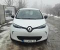 Белый Рено Зое, объемом двигателя 0 л и пробегом 129 тыс. км за 8300 $, фото 1 на Automoto.ua