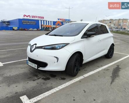 Белый Рено Зое, объемом двигателя 0 л и пробегом 79 тыс. км за 7100 $, фото 9 на Automoto.ua