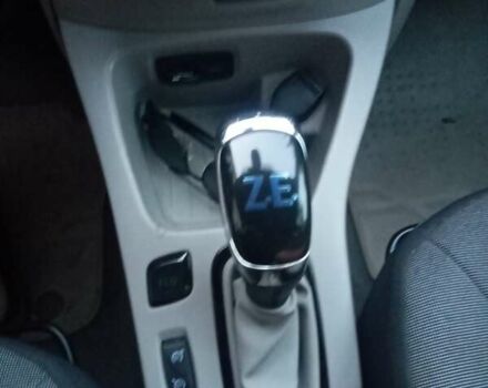 Білий Рено Зое, об'ємом двигуна 0 л та пробігом 58 тис. км за 6900 $, фото 9 на Automoto.ua