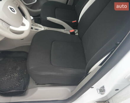 Білий Рено Зое, об'ємом двигуна 0 л та пробігом 112 тис. км за 6777 $, фото 27 на Automoto.ua