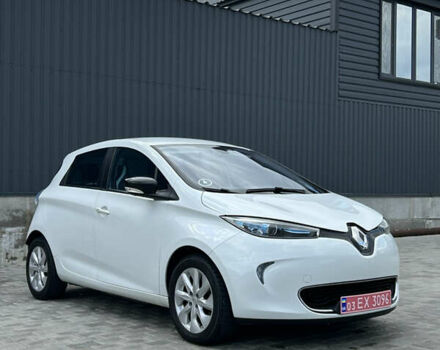 Белый Рено Зое, объемом двигателя 0 л и пробегом 80 тыс. км за 6999 $, фото 7 на Automoto.ua