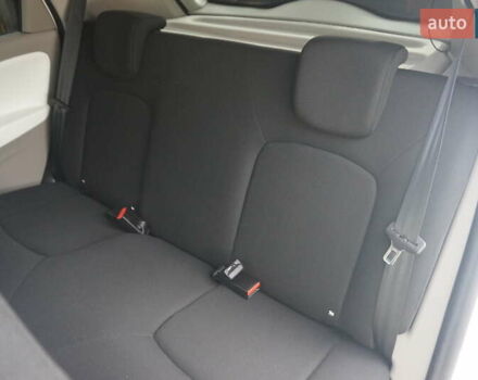 Білий Рено Зое, об'ємом двигуна 0 л та пробігом 112 тис. км за 6777 $, фото 45 на Automoto.ua