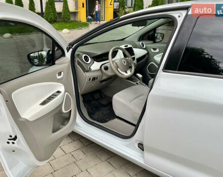 Білий Рено Зое, об'ємом двигуна 0 л та пробігом 108 тис. км за 6499 $, фото 15 на Automoto.ua