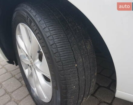 Білий Рено Зое, об'ємом двигуна 0 л та пробігом 109 тис. км за 6888 $, фото 63 на Automoto.ua