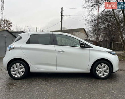Белый Рено Зое, объемом двигателя 0 л и пробегом 115 тыс. км за 5950 $, фото 6 на Automoto.ua
