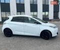 Белый Рено Зое, объемом двигателя 0 л и пробегом 125 тыс. км за 6300 $, фото 5 на Automoto.ua