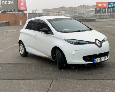 Белый Рено Зое, объемом двигателя 0 л и пробегом 120 тыс. км за 8000 $, фото 3 на Automoto.ua