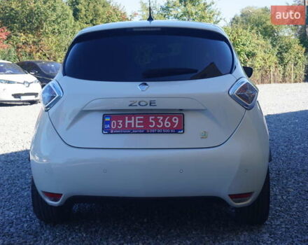 Белый Рено Зое, объемом двигателя 0 л и пробегом 93 тыс. км за 7200 $, фото 8 на Automoto.ua