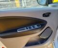 Белый Рено Зое, объемом двигателя 0 л и пробегом 30 тыс. км за 8500 $, фото 13 на Automoto.ua