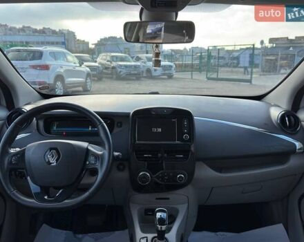 Белый Рено Зое, объемом двигателя 0 л и пробегом 89 тыс. км за 8500 $, фото 15 на Automoto.ua