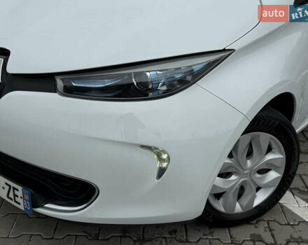 Белый Рено Зое, объемом двигателя 0 л и пробегом 125 тыс. км за 6700 $, фото 6 на Automoto.ua